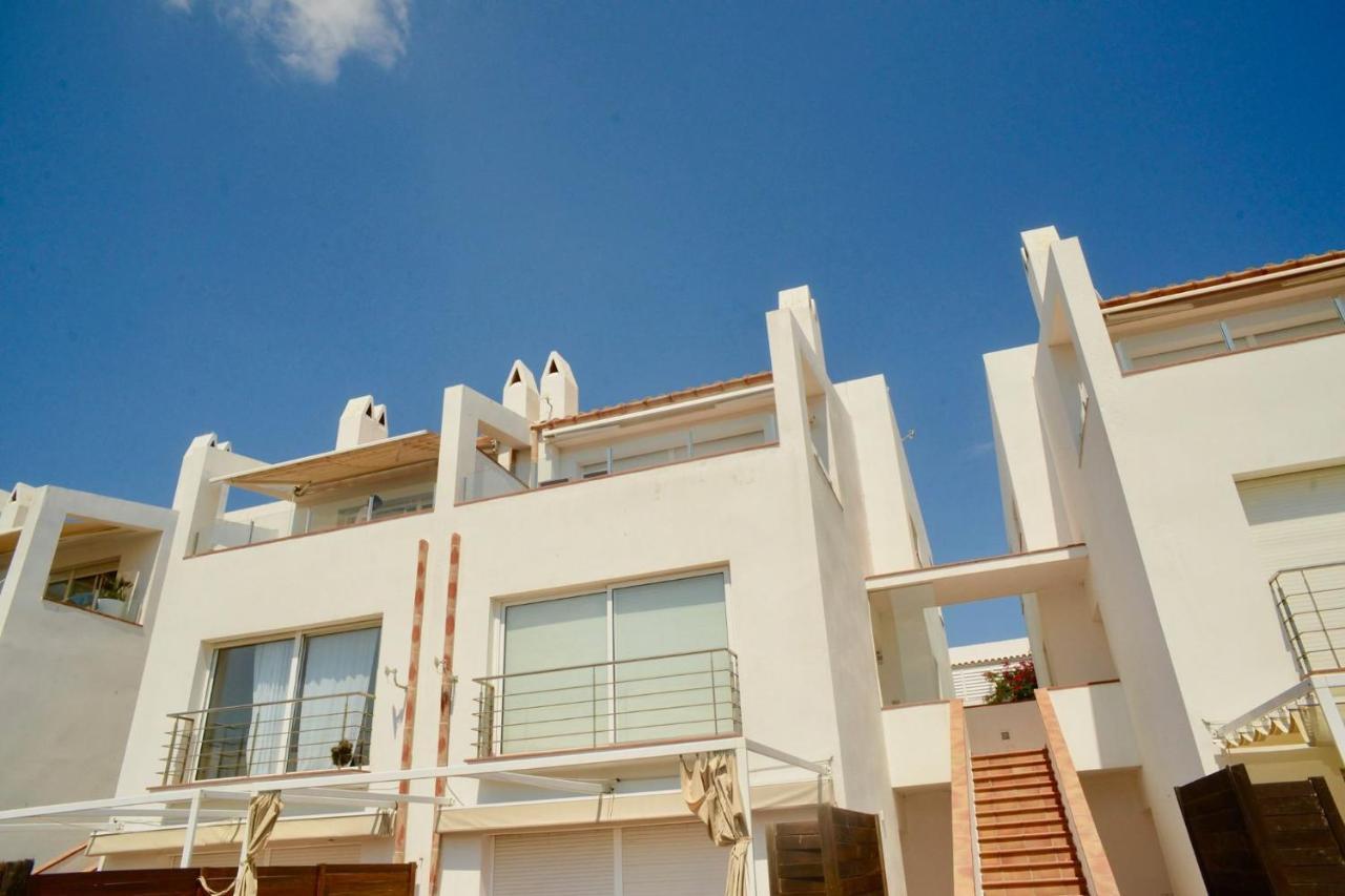 Beachfront Duplex With Terrace And Sea Views - Cadaques Bagian luar foto