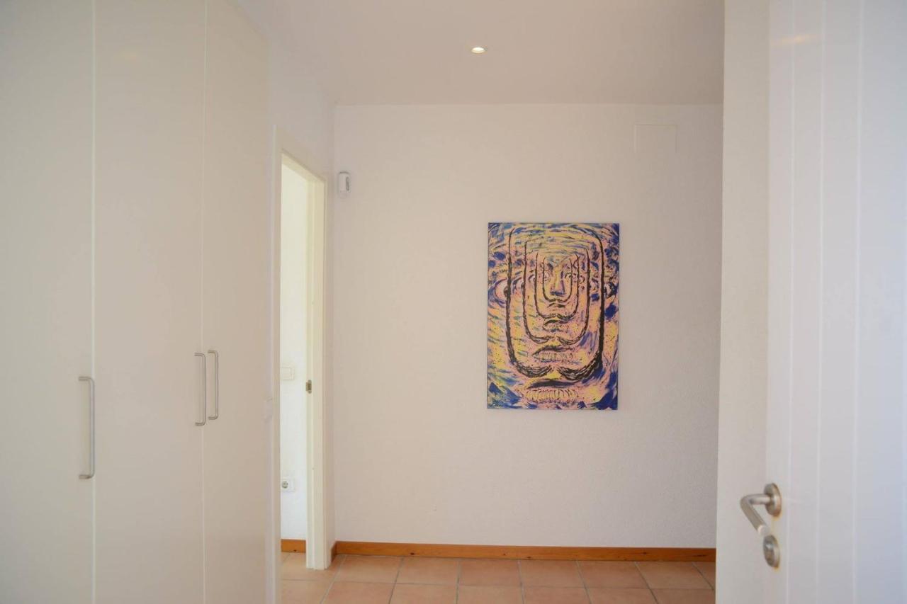 Beachfront Duplex With Terrace And Sea Views - Cadaques Bagian luar foto
