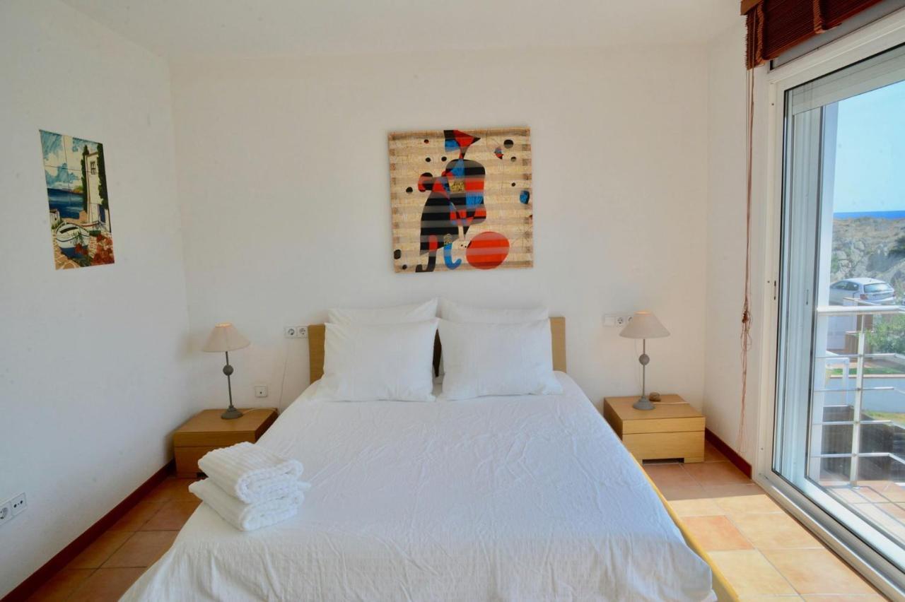 Beachfront Duplex With Terrace And Sea Views - Cadaques Bagian luar foto