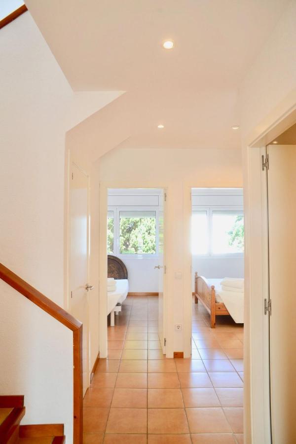Beachfront Duplex With Terrace And Sea Views - Cadaques Bagian luar foto