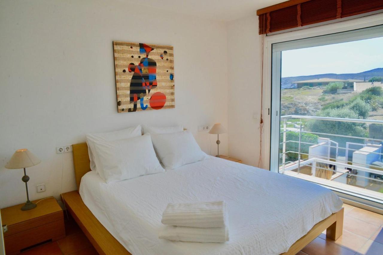 Beachfront Duplex With Terrace And Sea Views - Cadaques Bagian luar foto
