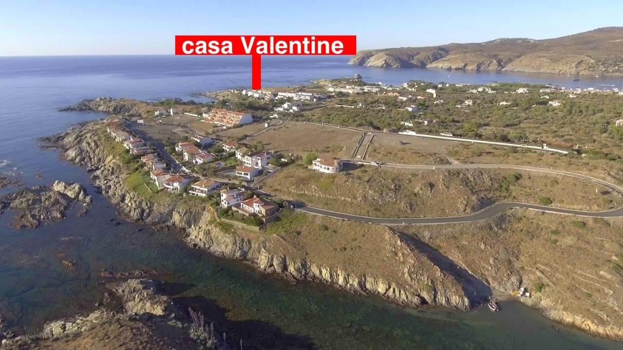 Beachfront Duplex With Terrace And Sea Views - Cadaques Bagian luar foto